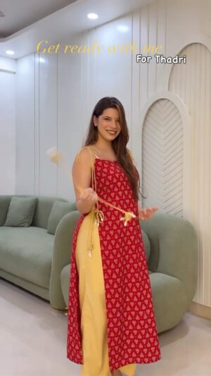Mili Lakhmani Instagram - ⨠Celebrating Thadri with Love and Tradition!
Wearing @shoplakhmanis Ajrak suit with @shopdumroo earrings : perfect combination šā¤ļø
Thadri is a special Sindhi festival dedicated to Sheetla Mata, celebrating her blessings for health and well-beingš«¶š»
In this video, my mother shares the significance of Thadri while I show you a quick makeup tutorial. We also give you a glimpse of our celebration, filled with love, family, and tradition.šš
Happy Thadri to all my Sindhi friends! And this video with your Sindhi friends ā¤ļø
#Thadri #SindhiFestival #SheetlaMata #Tradition #FamilyLove #FestiveVibes