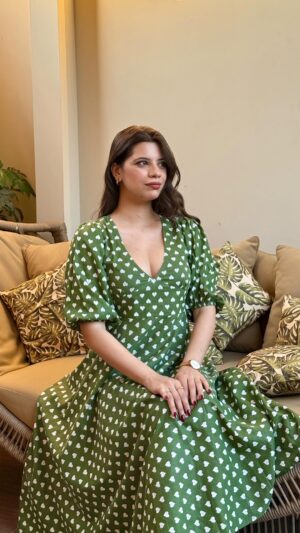 Mili Lakhmani Instagram - From Uluwatu to Ubud in the comfiest travel fit ever š
Wearing our @shoplakhmanis olive grace dress ā pure cotton, mood-lifting print, and perfect for Bali roads & reels šæāØ
Who says cute canāt be comfortable?
#LakhmanisOnTheGo #TravelInStyle #BaliDiaries #CottonLove #HeartPrintDress #UluwatuToUbud #ComfyFashion #MadeWithLove #IndianBrandAbroad #Lakhmanis