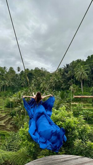 Mili Lakhmani Instagram - I swear my heart skipped a beat when I felt that ābumpāand Ni said āuncle galti se teri dress par chhdgye theāš« š«
But it all went goooddd (thank you Bhagwan ji)ā¤ļø
And I enjoyed it like a bird šš§š»āāļø
Golden hour, green fields, and a little swing of courage šø
These are the moments Iāll never forget.
#BaliSwingDiaries #BaliTravelReel #TravelWithMili #MinimalAesthetic #ContentWithCalm #SkincareAndSwing
