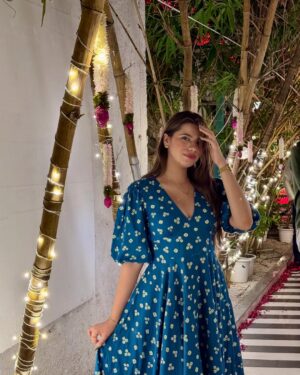 Mili Lakhmani Instagram - Celebrating my mom’s birthday in the most heartwarming way @bigtreecafegurgaon ! 🌸 The ambiance was perfect, the food was absolutely delicious, and the vibe was just unbeatable! My family and I had the best time ❤️✨
and I’ve already been back twice since! Highly recommend it! 🎉✨
#FamilyTime #BirthdayCelebration #CafeLove”