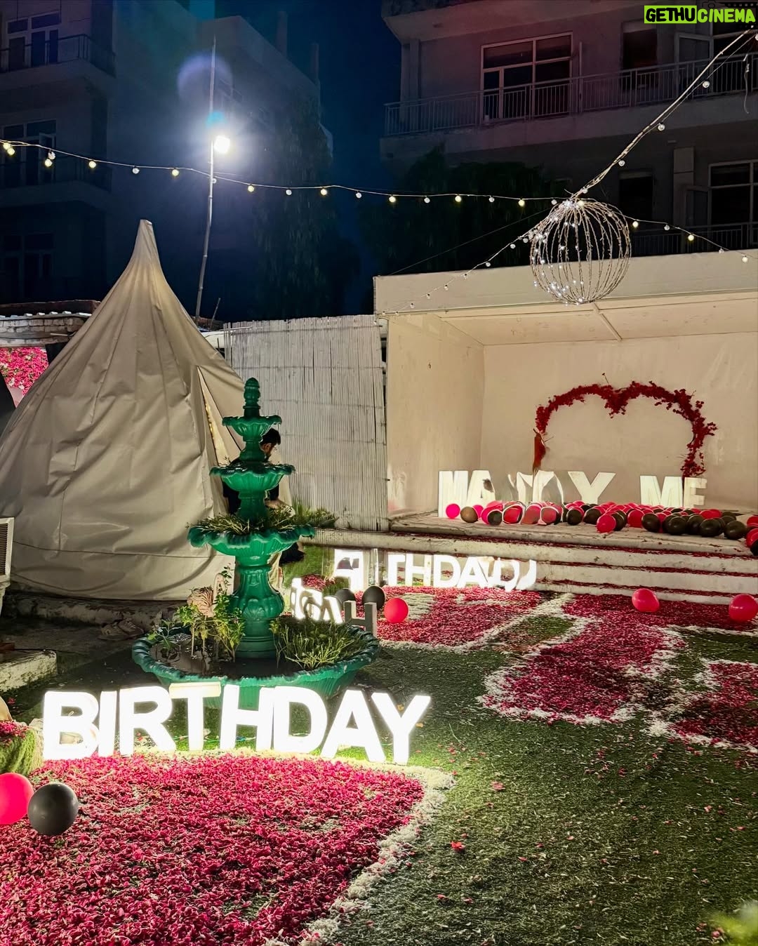 Mili Lakhmani - 3.1K Likes - Celebrating my mom’s birthday in the most heartwarming way @bigtreecafegurgaon ! 🌸 The ambiance was perfect, the food was absolutely delicious, and the vibe was just unbeatable! My family and I had the best time ❤️✨
and I’ve already been back twice since! Highly recommend it! 🎉✨

 #FamilyTime #BirthdayCelebration #CafeLove”