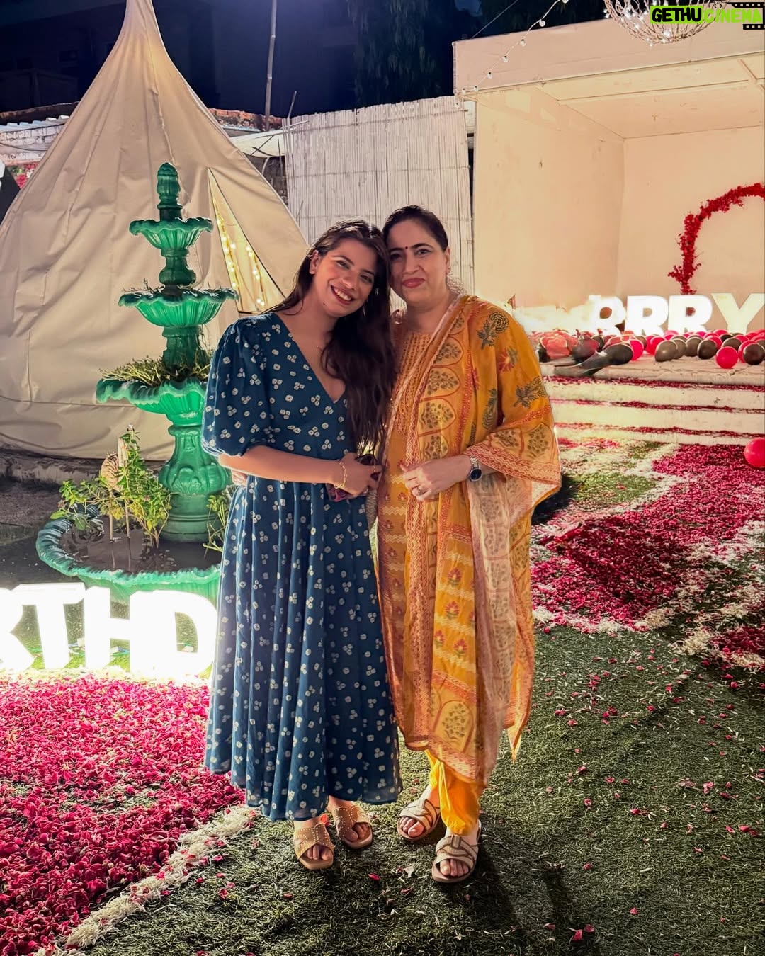 Mili Lakhmani - 3.1K Likes - Celebrating my mom’s birthday in the most heartwarming way @bigtreecafegurgaon ! 🌸 The ambiance was perfect, the food was absolutely delicious, and the vibe was just unbeatable! My family and I had the best time ❤️✨
and I’ve already been back twice since! Highly recommend it! 🎉✨

 #FamilyTime #BirthdayCelebration #CafeLove”