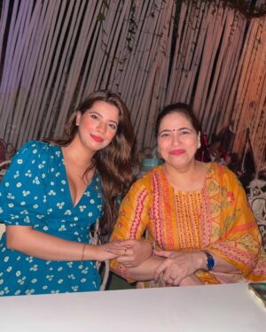 Mili Lakhmani Instagram - Celebrating my mom’s birthday in the most heartwarming way @bigtreecafegurgaon ! 🌸 The ambiance was perfect, the food was absolutely delicious, and the vibe was just unbeatable! My family and I had the best time ❤️✨
and I’ve already been back twice since! Highly recommend it! 🎉✨
#FamilyTime #BirthdayCelebration #CafeLove”