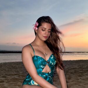 Mili Lakhmani Instagram - Pandit ji said, you should move to Bali.👒
So I’m considering 🙈
Wearing @twirl_around_world
#bali #balilook