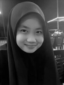 Mimi Lana Most Liked Photos and Posts
