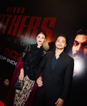 Mimi Lana Instagram - The crowd was INSANE!!! Standing ovation, loud cheers, and such a powerful energy in the room during and after watching #BloodBrothers 💥💥 I was genuinely overwhelmed. The reviews have been nothing but beautiful. I’m so proud of the team for making it this far! Thank you for the love Indonesia, you are amazing! 🇮🇩 

Jangan lupa nonton #bloodbrothers di bioskop berdekatan bermula 11juni ini ❤️