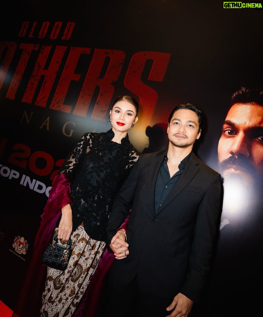 Mimi Lana - 69.7K Likes - The crowd was INSANE!!! Standing ovation, loud cheers, and such a powerful energy in the room during and after watching #BloodBrothers 💥💥 I was genuinely overwhelmed. The reviews have been nothing but beautiful. I’m so proud of the team for making it this far! Thank you for the love Indonesia, you are amazing! 🇮🇩 

Jangan lupa nonton #bloodbrothers di bioskop berdekatan bermula 11juni ini ❤️