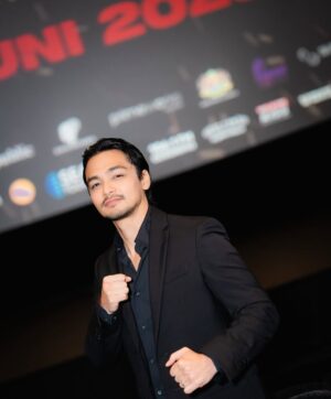 Mimi Lana Instagram - The crowd was INSANE!!! Standing ovation, loud cheers, and such a powerful energy in the room during and after watching #BloodBrothers 💥💥 I was genuinely overwhelmed. The reviews have been nothing but beautiful. I’m so proud of the team for making it this far! Thank you for the love Indonesia, you are amazing! 🇮🇩 

Jangan lupa nonton #bloodbrothers di bioskop berdekatan bermula 11juni ini ❤️