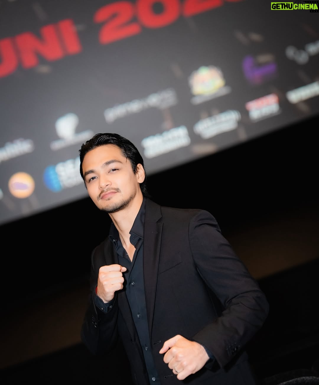 Mimi Lana - 69.7K Likes - The crowd was INSANE!!! Standing ovation, loud cheers, and such a powerful energy in the room during and after watching #BloodBrothers 💥💥 I was genuinely overwhelmed. The reviews have been nothing but beautiful. I’m so proud of the team for making it this far! Thank you for the love Indonesia, you are amazing! 🇮🇩 

Jangan lupa nonton #bloodbrothers di bioskop berdekatan bermula 11juni ini ❤️