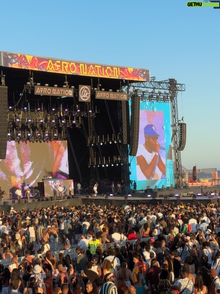 Mimi Mars - 59K Likes - Afro Nation 🙌🏾 such an amazing experience my summer vacation has been totally worth it 🎉 

@hennessy @afronation #hennessyxafronation