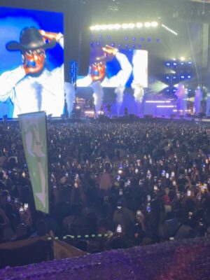 Mimi Mars Instagram - Afro Nation 🙌🏾 such an amazing experience my summer vacation has been totally worth it 🎉
@hennessy @afronation #hennessyxafronation