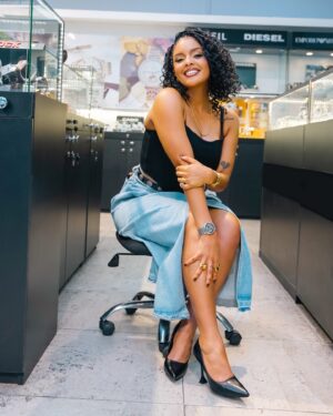 Mimi Mars Instagram - I’d rather regret the risks that didn’t work out than the chances I didn’t take at all.” – Simone Biles
Hair - @lismabeauty
MUA- @effortless_beautytz