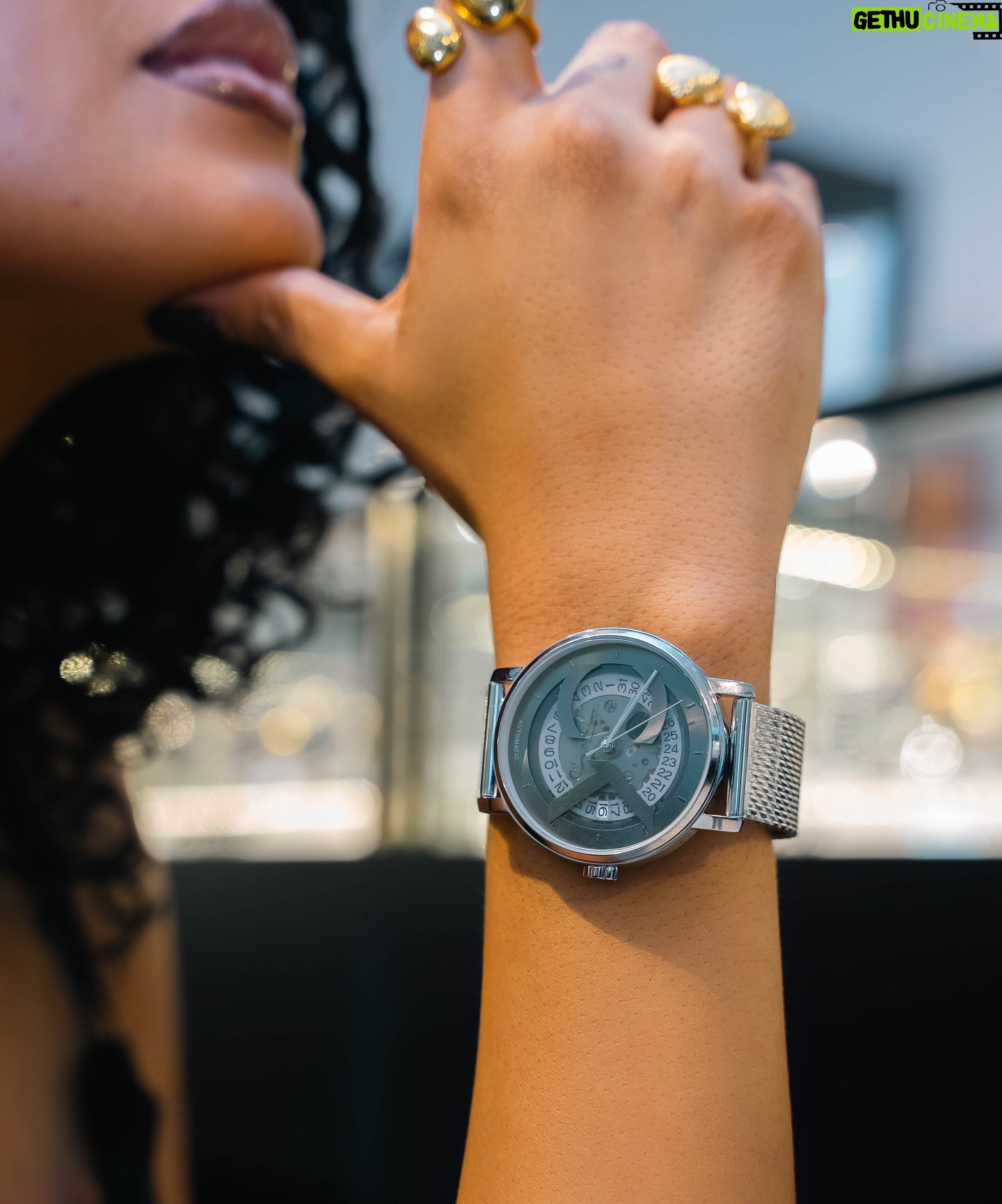 Mimi Mars - 53.6K Likes - Invest in moments that make your wrist sparkle.
#calvinklein #watch 
The @timezonetz.com6 stores are located at: 
- Palm village mall 
-  Mlimani city mall 
- Rotana Johari 
- City mall 
- Shoppers Arusha