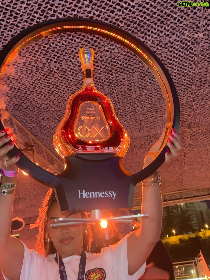 Mimi Mars - 59K Likes - Afro Nation 🙌🏾 such an amazing experience my summer vacation has been totally worth it 🎉 

@hennessy @afronation #hennessyxafronation