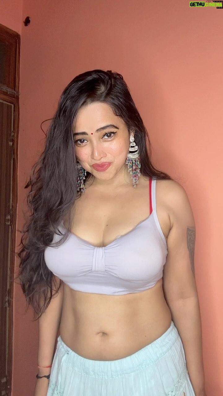 Minakshi Dey - 82.6K Likes - Comment pe batao🤣 #reels #reelsinstagram #reelitfeelit #trending #funny #explore #dreamgirl666