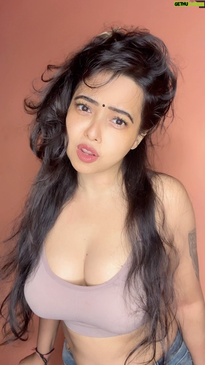 Minakshi Dey - 45.9K Likes - Comment pe batao😂 #reels #reelsinstagram #reelitfeelit #trending #funny #explore #dreamgirl666