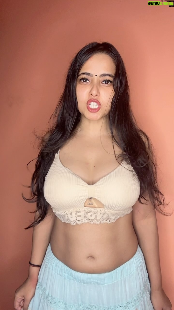 Minakshi Dey - 36.3K Likes - Comment pe batao😂 #reels #reelsinstagram #reelitfeelit #trending #funny #explore #dreamgirl666