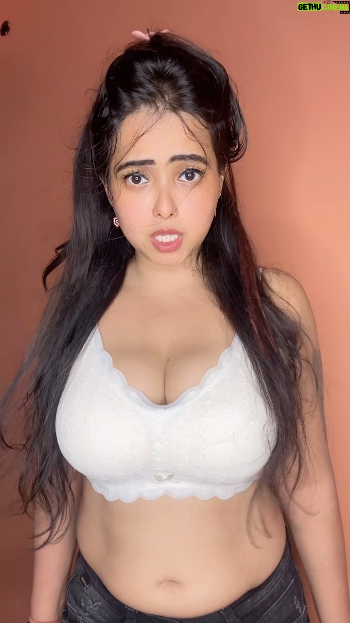 Minakshi Dey - 25.6K Likes - Pucchi de😂 #reels #reelsinstagram #reelitfeelit #trending #funny #explore #dreamgirl666