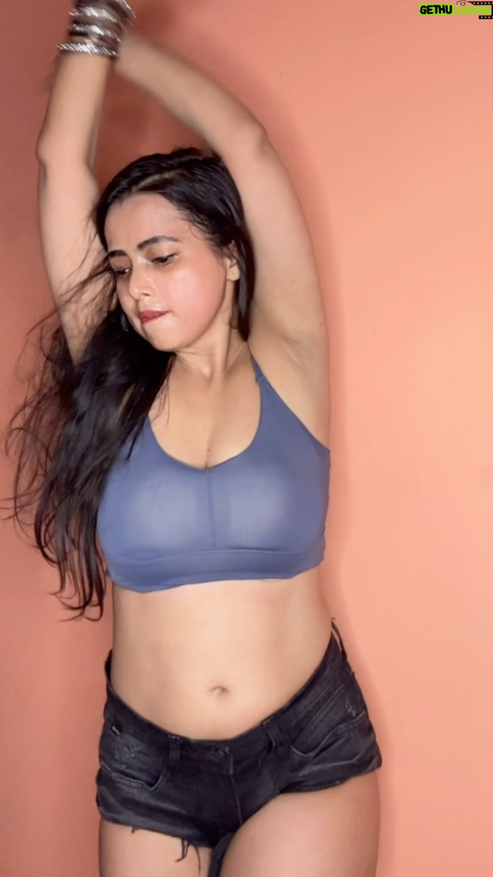 Minakshi Dey - 21.8K Likes - Besos🔥 #reels #reelsinstagram #reelitfeelit #trending #explore #dreamgirl666