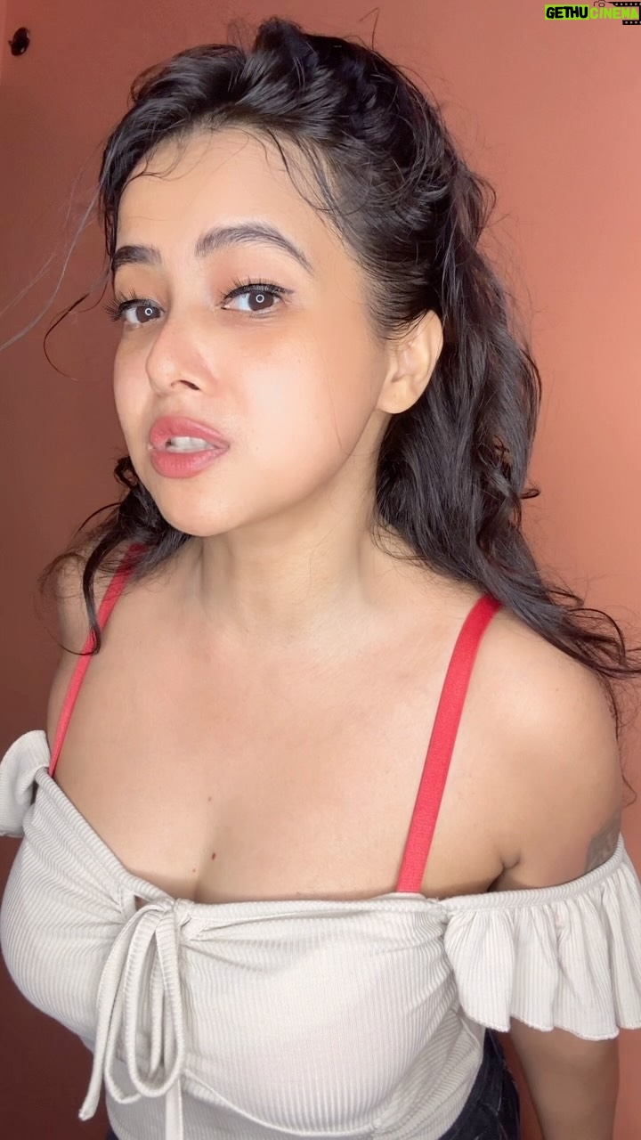 Minakshi Dey - 152.1K Likes - Comment pe batao😂 #reels #reelsinstagram #reelitfeelit #trending #funny #explore #dreamgirl666
