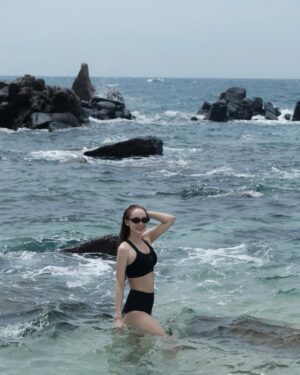 Minh Hang Instagram - The sea is calling 😛
#minhhang #love #beach #lifestyle