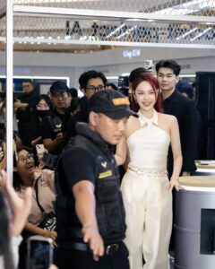 Actress Minh Hang HD Photos and Wallpapers July 2025