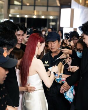Minh Hang Instagram - Cười nhiều như này ko biết có ai bị say nụ cười ko ta
#UltraGapMo #GalaxyZFold7 #Samsung #TeamGalaxy
#GalaxyAl #MinhHang #meet&greet #fan