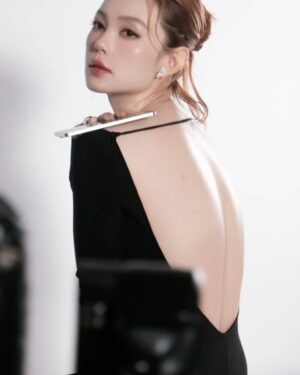Minh Hang Instagram - Minh Hằng x Samsung
@lofficielvietnamofficial @samsung_vietnam #fashion #GalaxyS25 Edge