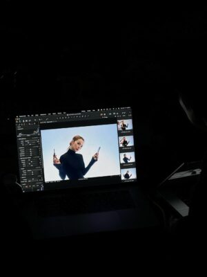 Minh Hang Instagram - BTS 😎
#GalaxyAI #GalaxyS25 Edge #Samsung #MinhHang