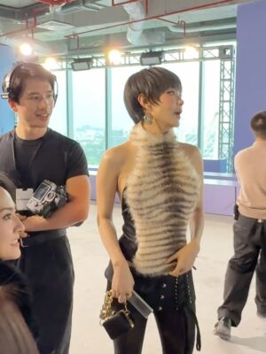 Minh Hang Instagram - Thiên Bình tụi tui không thích lặp lại.
Thiên Bình là vậy.
Thay đổi là chuyện ngoài da.
Mỗi event là một vibe mới, nhưng vẫn là một tui cũ – biết yêu thương, biết giữ lời, và biết ai đáng để trân trọng. 
Ai cùng vibe vô điểm danh thử coi có đúng hong? 🤪😎 #ngoctrinh #ngoctrinh89 #fanci