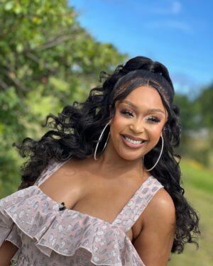 Minnie Dlamini Instagram - These were my favorite hair and makeup looks on #LoveNeverLiesZA @stephythemakeupartist & @laid_by_zethu 🚀 #GlamGoals 💎 Streaming now on @netflixsa 🇿🇦