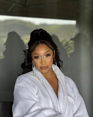 Minnie Dlamini Instagram - These were my favorite hair and makeup looks on #LoveNeverLiesZA @stephythemakeupartist & @laid_by_zethu 🚀 #GlamGoals 💎 Streaming now on @netflixsa 🇿🇦