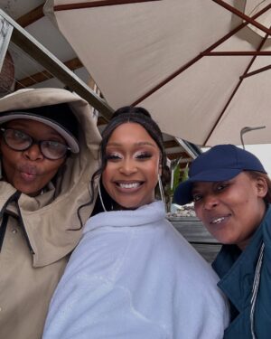 Minnie Dlamini Instagram - These were my favorite hair and makeup looks on #LoveNeverLiesZA @stephythemakeupartist & @laid_by_zethu 🚀 #GlamGoals 💎 Streaming now on @netflixsa 🇿🇦