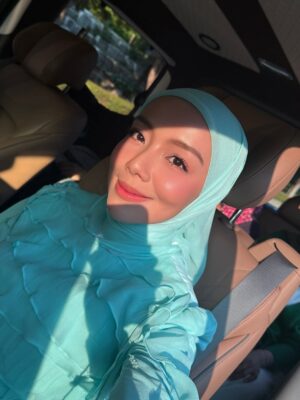 Mira Filzah Instagram - Glowing differently under the Korean ☀️! Thanks to @my__clinic for that Profhilo boost - hydrated, happy skin!