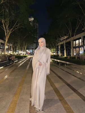 Mira Filzah Instagram - Celebrating Baby Mama’s 30th birthday in advance. 🎈 Mia can’t wait to see you baby A. 👶🏻❣️
@edhulm