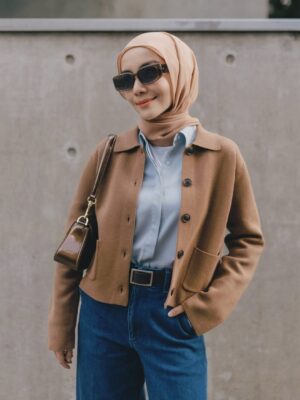 Mira Filzah Instagram - @uniqlomyofficial
First mood:
Oversized Sweatshirt
Cotton Cocoon Shirt
Slim Flare Trouser Jeans
Second Mood:
Milano Ribbed Knitted Jacket
Rayon Blouse
Wide Trousers Jeans
#UNIQLOMY #MyLifeWear
#SimpleMadeBetter