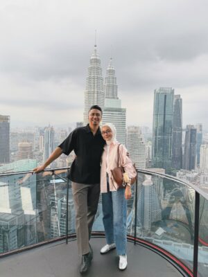 Mira Filzah Instagram - 5 years of love, growth, and memories - and @eqkualumpur made our anniversary truly unforgettable. 🌹✨
From the warm welcome in their stunning grand lobby to breathtaking skyline views, serene spa moments, and unforgettable dining - every detail was filled with thought and care. 🌇🌟
What made it even more special? EQ’s warmth extended to our little one too, with a sweet welcome just for him. 🧸❤️ It turned a couple’s celebration into a beautiful family memory.
For #EmirAmirah, this milestone was about honoring the past and dreaming of the future — and EQ was the perfect setting for both. Here’s to love, intention, and moments that last forever.
#EQKL
