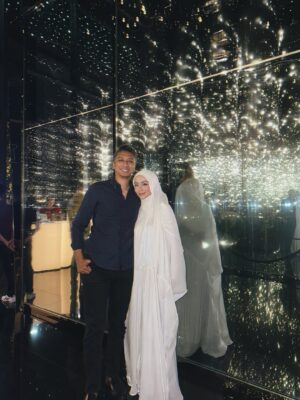 Mira Filzah Instagram - 5 years of love, growth, and memories - and @eqkualumpur made our anniversary truly unforgettable. 🌹✨
From the warm welcome in their stunning grand lobby to breathtaking skyline views, serene spa moments, and unforgettable dining - every detail was filled with thought and care. 🌇🌟
What made it even more special? EQ’s warmth extended to our little one too, with a sweet welcome just for him. 🧸❤️ It turned a couple’s celebration into a beautiful family memory.
For #EmirAmirah, this milestone was about honoring the past and dreaming of the future — and EQ was the perfect setting for both. Here’s to love, intention, and moments that last forever.
#EQKL
