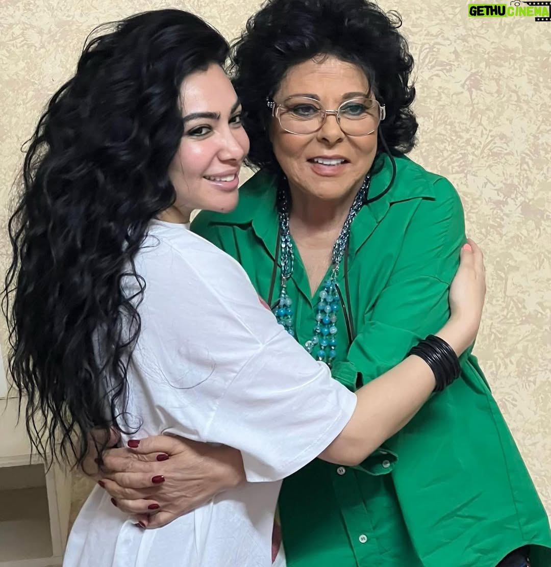 Mirhan Hussein - 48K Likes - كل سنة وانتي طيبة و قمر و ألذ ست في الدنيا 
بحبك ❤️ 
@essyounis