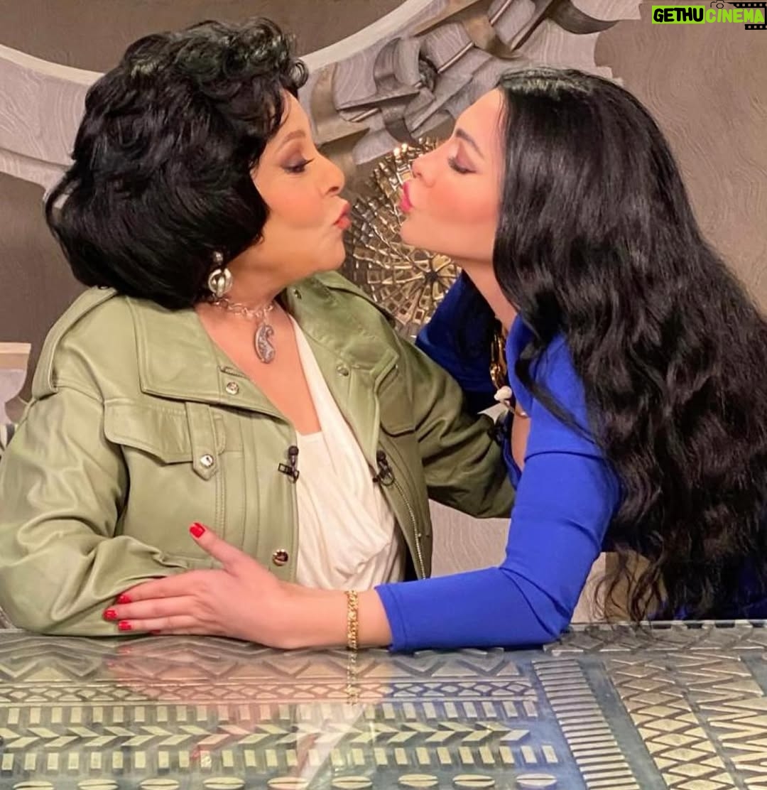 Mirhan Hussein - 48K Likes - كل سنة وانتي طيبة و قمر و ألذ ست في الدنيا 
بحبك ❤️ 
@essyounis