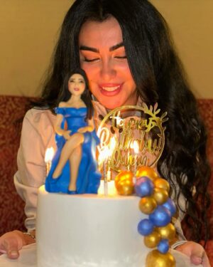 Mirhan Hussein Instagram - شكرا لكل اللي هنوني بعيد ميلادي
بحبكو اوي و شكراً من قلبي و يارب دايماً حبايبي و معايا ❤️

Thank you @ninasbake for the cute delusions cake 🤍