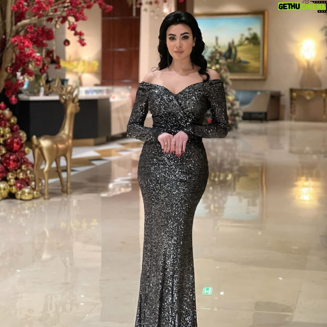 Mirhan Hussein - 74.6K Likes - مبروك يا أحلى عروسة ، ربنا يفرحك دايماً 🥰و يكتبلكوا الخير كله❤️
@maifarouk @mohamed.elamrosyy 

Dress by @ahmedabdullah_official