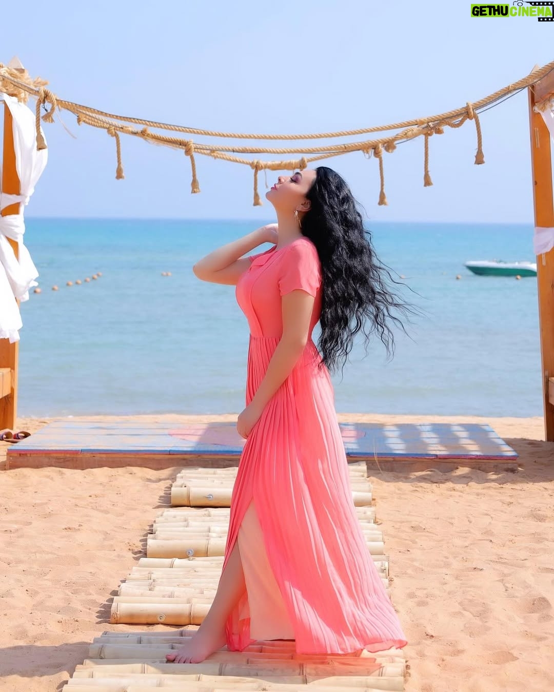 Mirhan Hussein - 56.1K Likes - عيد سعيد 💓