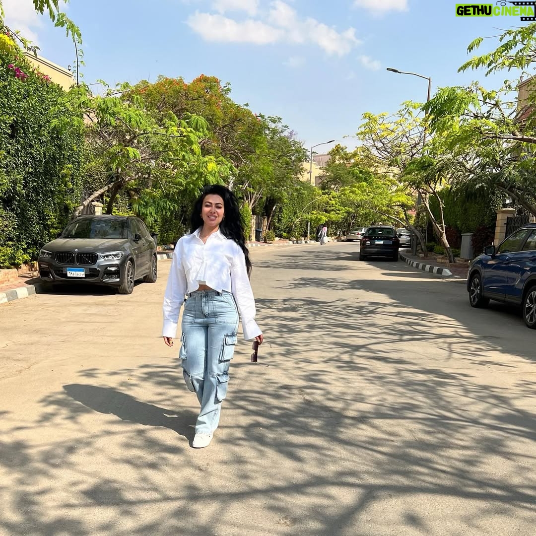 Mirhan Hussein - 44.7K Likes - I will follow you SUN ☀️💛
