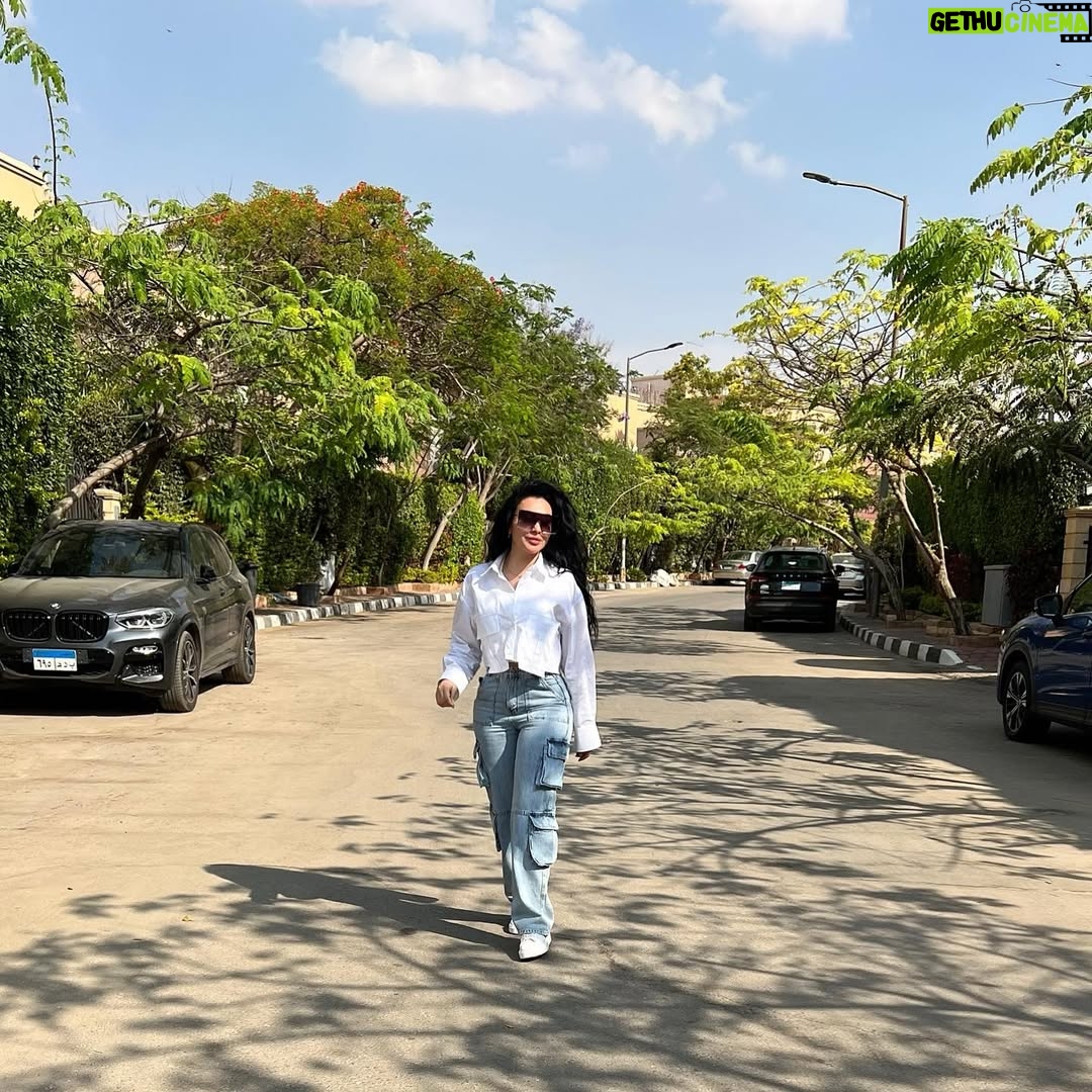 Mirhan Hussein - 44.7K Likes - I will follow you SUN ☀️💛