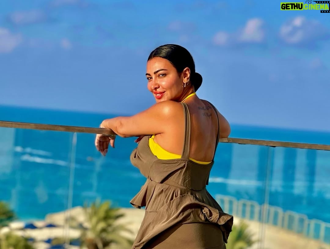 Mirhan Hussein - 100.6K Likes - ماتلاقيش مثالها ست كل عصر ..
 #مصر 
@rixos_premium_alamein