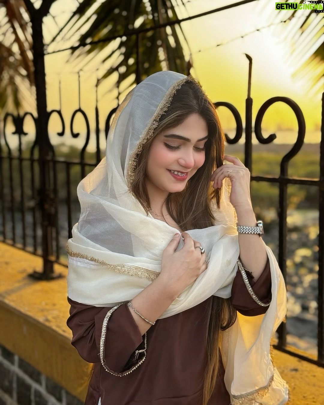 Miss Falak - 3 Likes - The prophet (PBUH) said:
“There is no day on which Allah frees more people from the fire than the day of Arafaah.🌸
He comes close and expresses his pride to the angels, saying, what do these people want❤️ 
..
#arafaah  #eiduladha #hajjmubarak