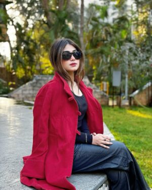 Miss Falak Instagram - “SMILING MY WAY
THROUGH LIFE. ❤️🌸
..
..
..
..
..
#missfalak #love #cute