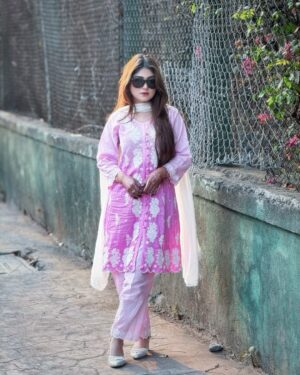 Miss Falak Instagram - 3 day Eid Mubarak ❤️🌸
..
..
#missfalak