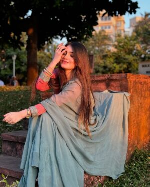 Miss Falak Instagram - Happiens looks gorgeous on you🕊️🌸
..
..
Click : @_abdullah__09
Dress deigns create : @husnara._shaikh
..
..
..
#missfalak #feed